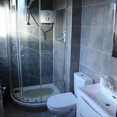 Unique World War Ii History Attached To Dwelling Διαμέρισμα *